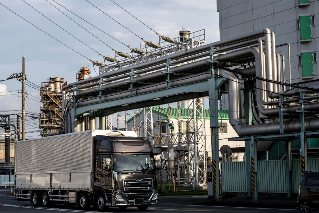 chemische distributiebedrijf met vrachtwagen
